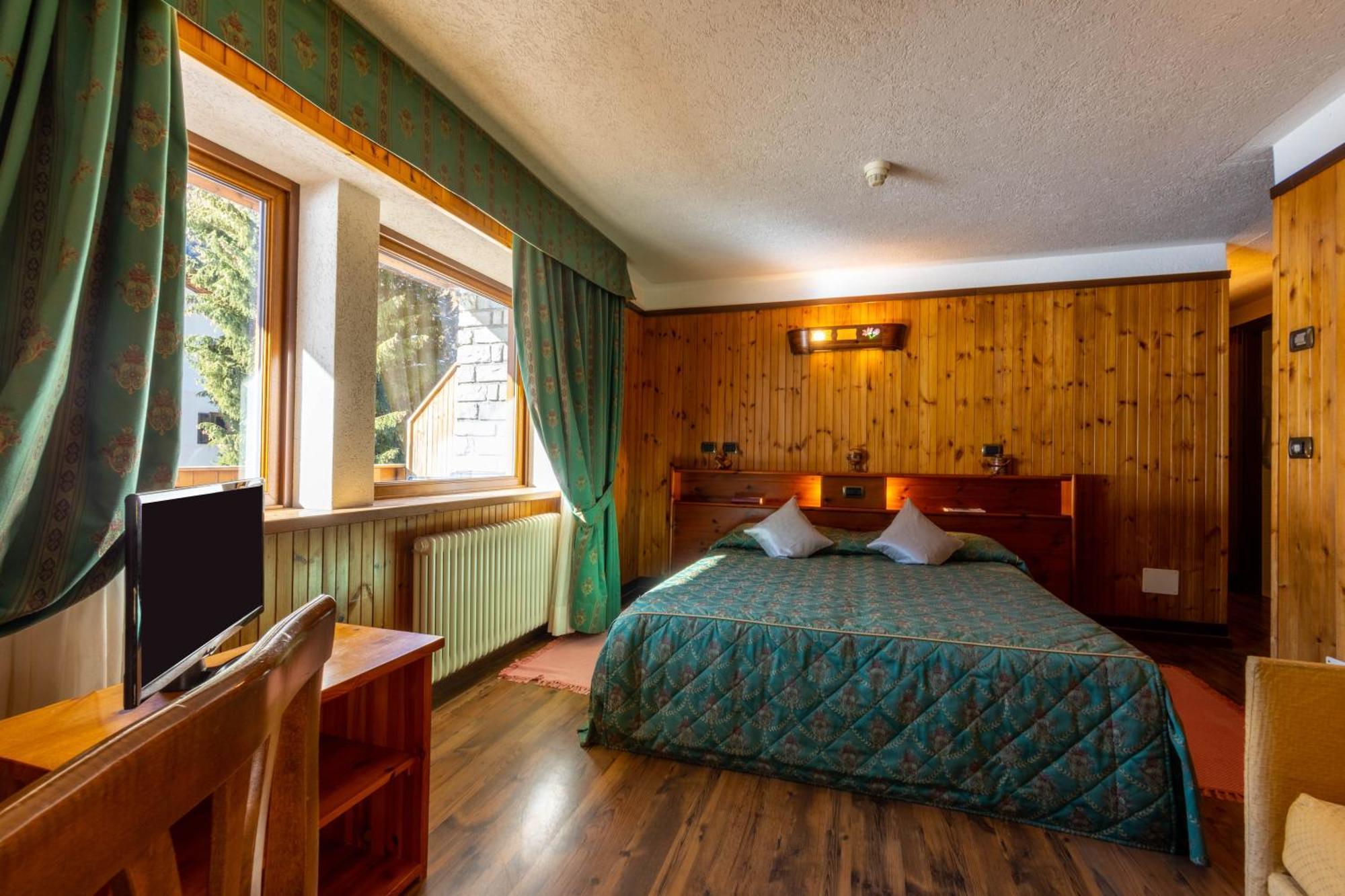 Hotel Bouton D'Or - Конье Экстерьер фото