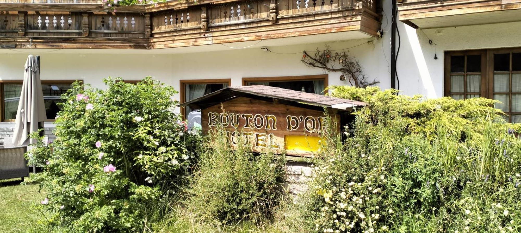 Hotel Bouton D'Or - Конье Экстерьер фото